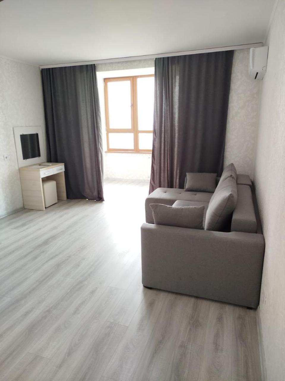 Apart-Hotel Sky Yuzhne Exterior foto