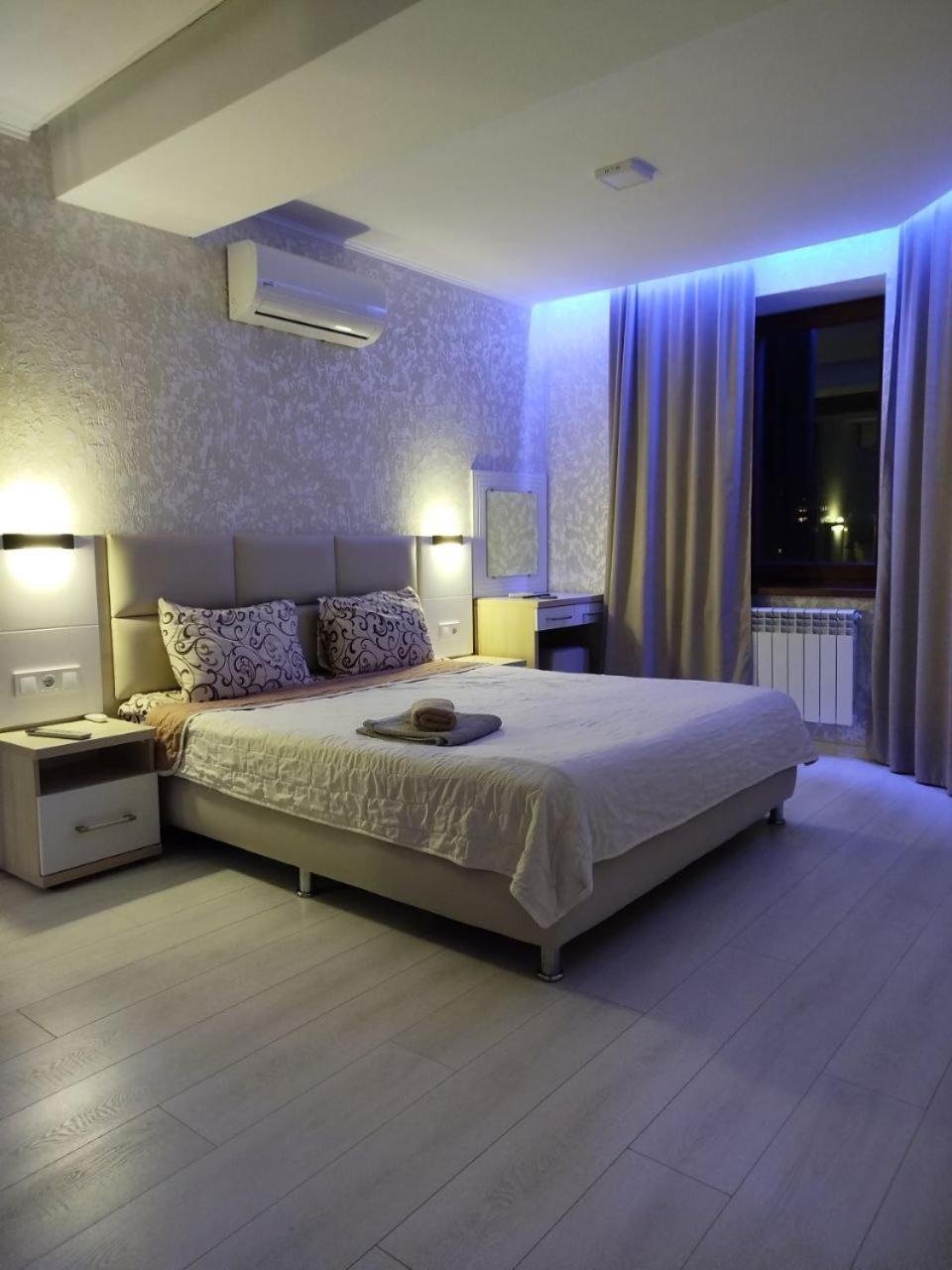 Apart-Hotel Sky Yuzhne Exterior foto