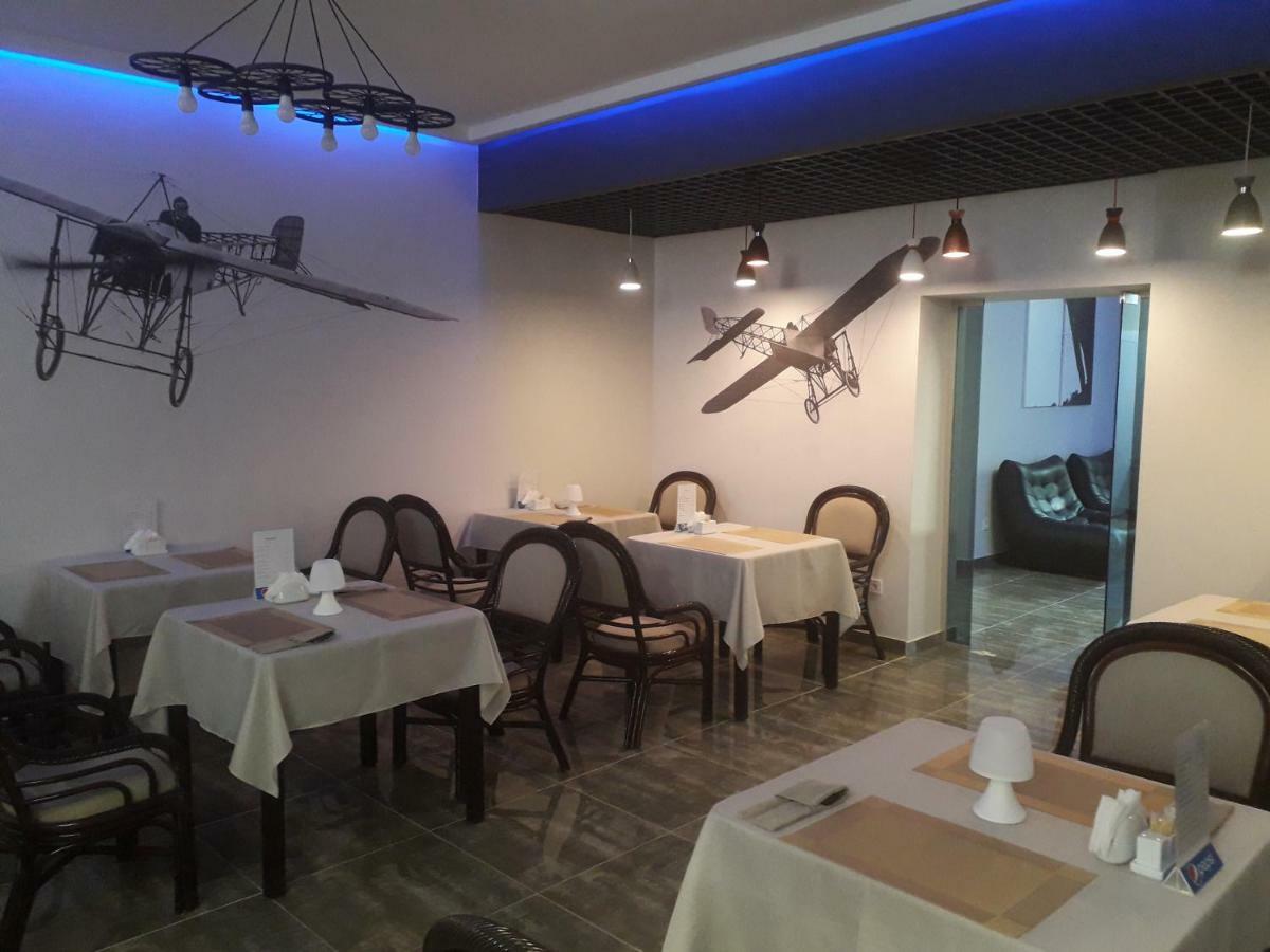 Apart-Hotel Sky Yuzhne Exterior foto