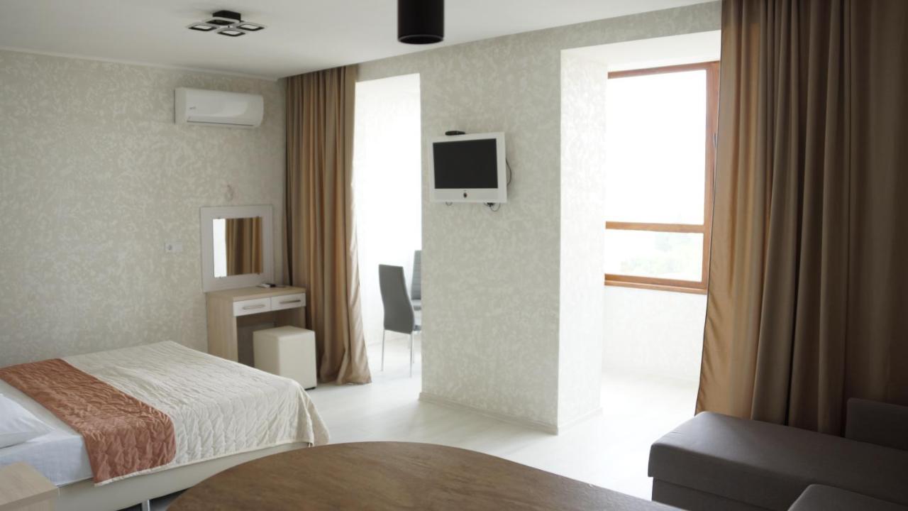 Apart-Hotel Sky Yuzhne Exterior foto